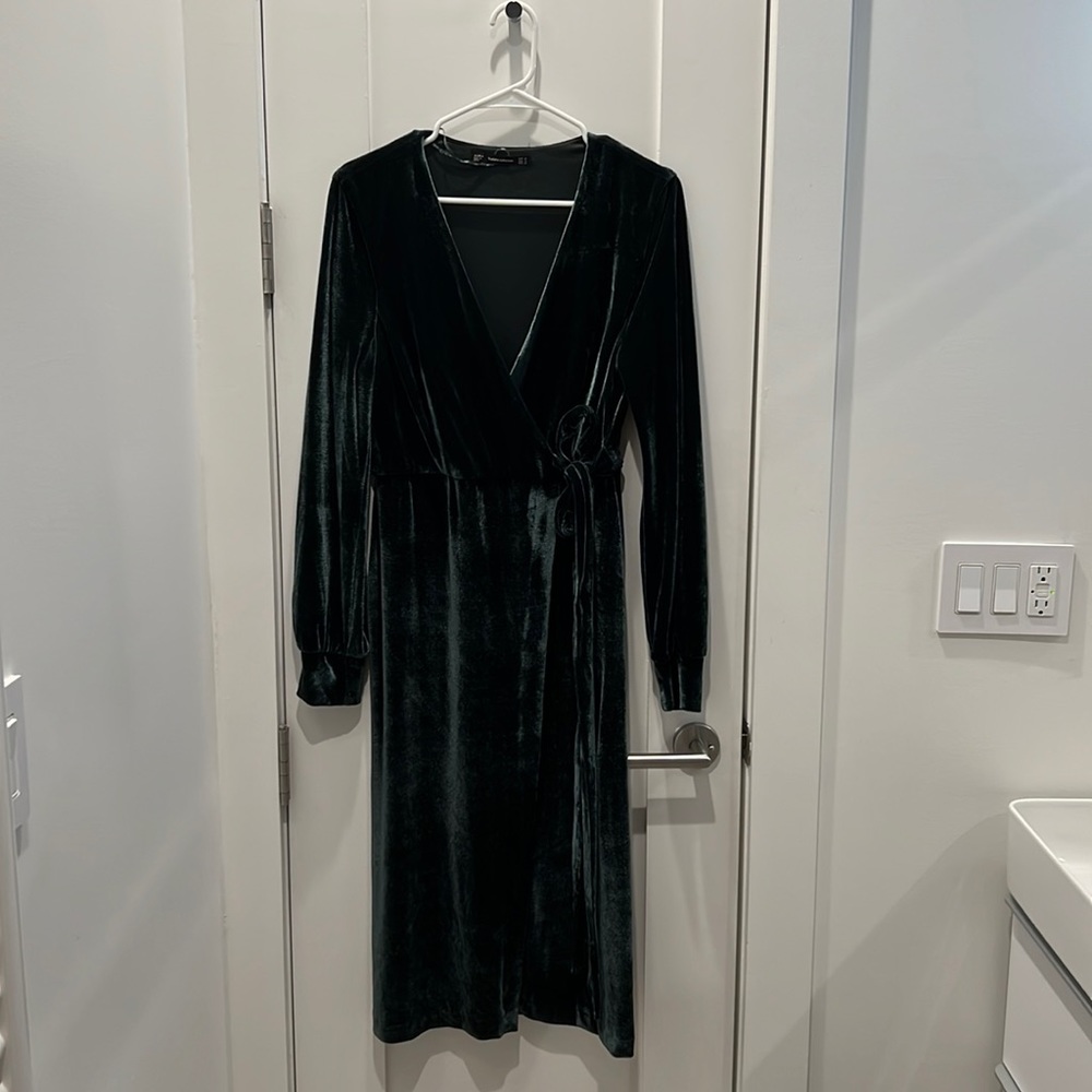 green velvet wrap dress zara M